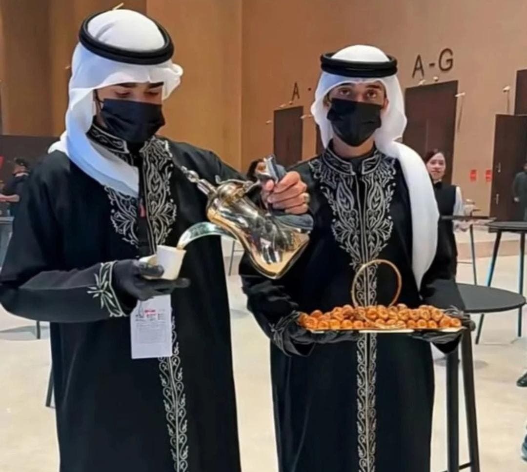 قهوجين محترفون لخدمات الضيافة التي تجمع بين الأصالة والتنظيم في جميع المناسبات